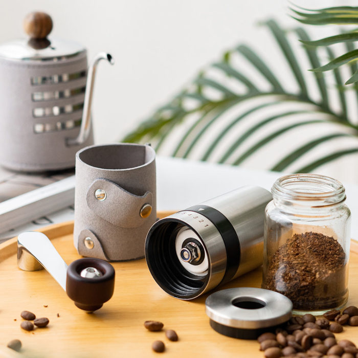 丹麥設計 PO:Selected 手沖咖啡三件禮盒組 (咖啡壺-灰/免濾紙過濾咖啡杯350ml-黑灰/咖啡研磨器)