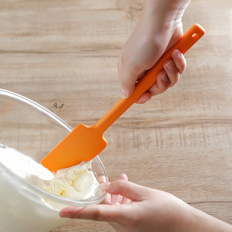 800x0 日本霜山 一體成形耐熱矽膠刮刀 (酷黑 / 陽光橙) 規格