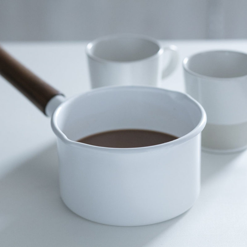 365methods_單柄琺瑯牛奶鍋_白4 日本 365methods 單柄琺瑯牛奶鍋 1.2L (2色) 14cm