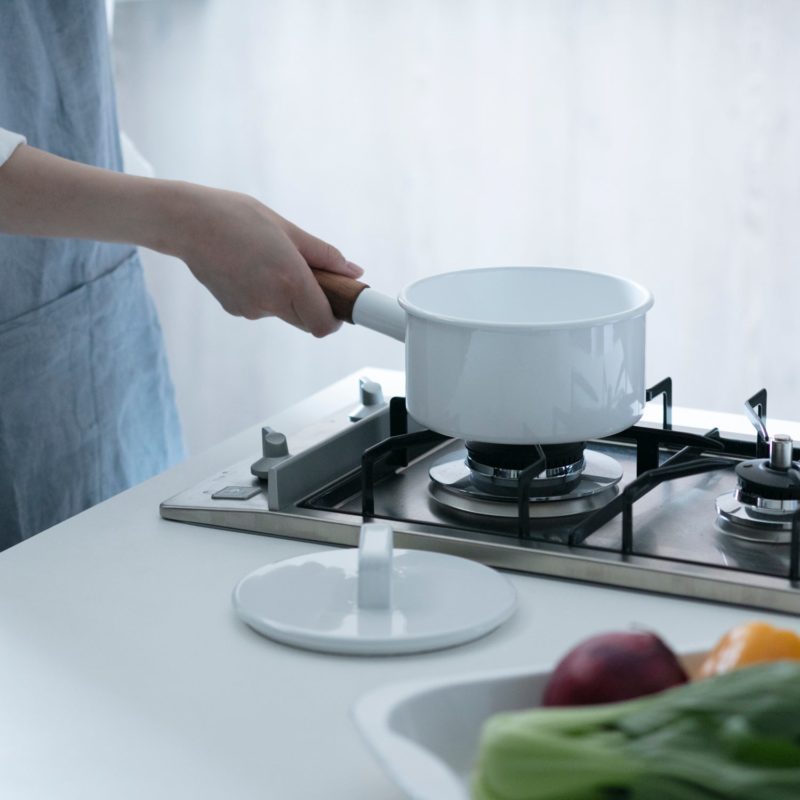 365methods_單柄附蓋琺瑯牛奶鍋_白4