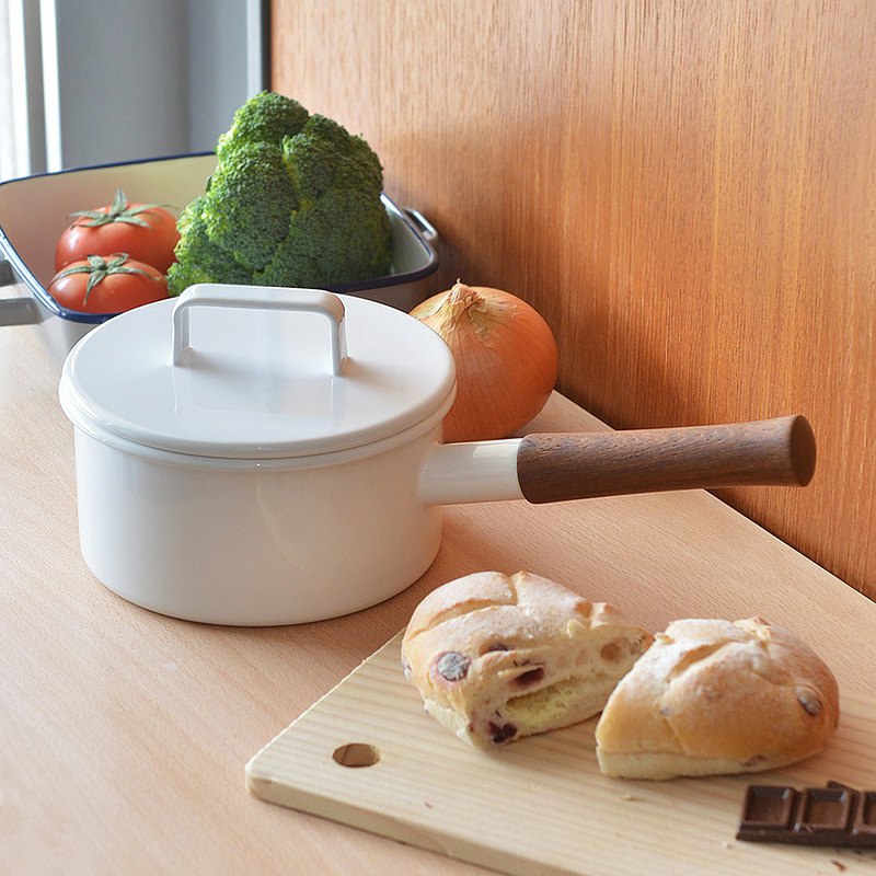 365methods_單柄附蓋琺瑯牛奶鍋_白7 日本 365methods 單柄附蓋琺瑯牛奶鍋 1.7L (2色) 16cm