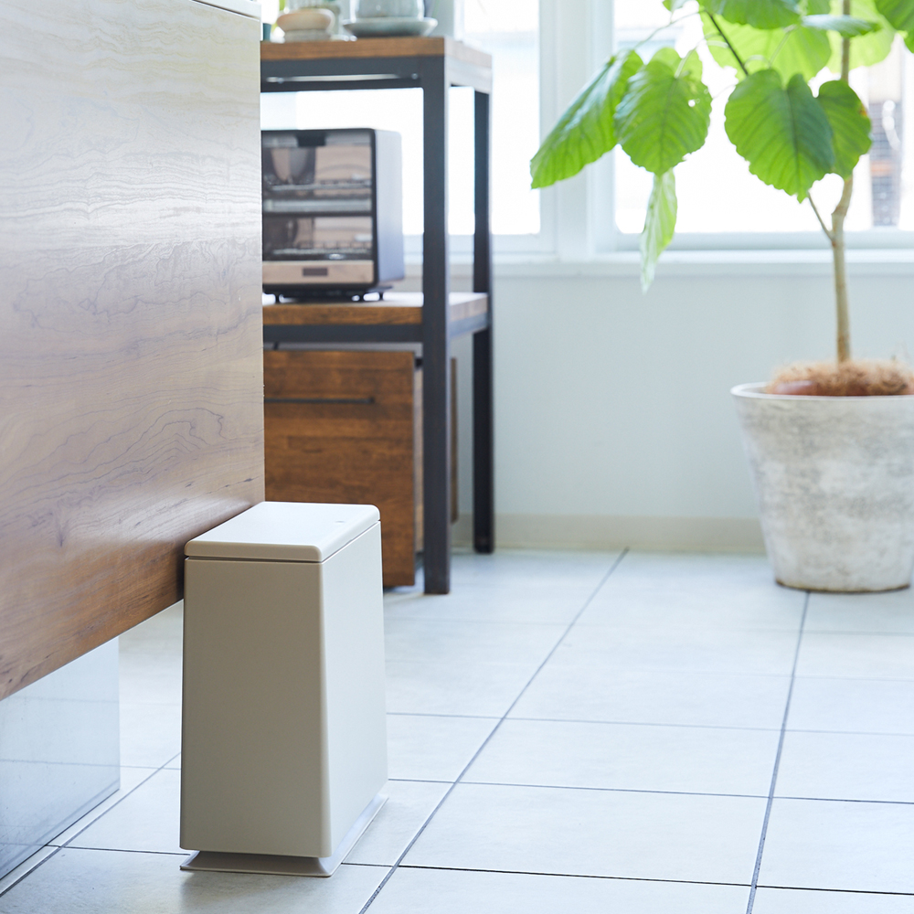 ideaco_方形廚房按壓式垃圾桶8.5L_沙白2 日本 ideaco 方形廚房按壓式垃圾桶 8.5L (3色)